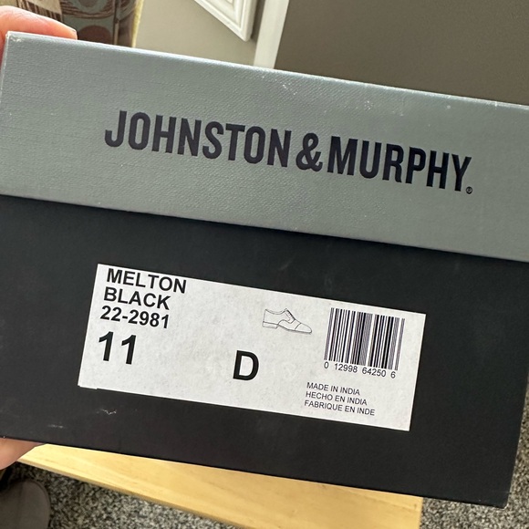 Johnston & Murphy Men’s black leather cap toe shoe. Size 11. Never been worn - Picture 2 of 5